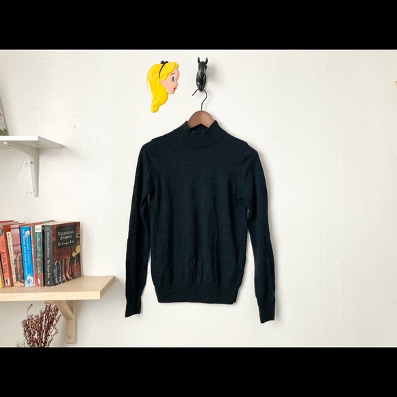 Muji Dark Green Turtleneck - Picture 1 of 2